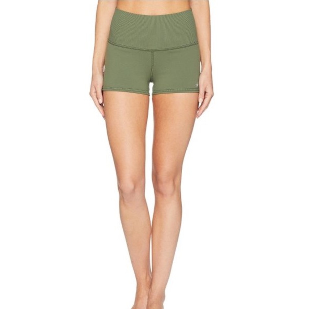 alo aura shorts jungle xs